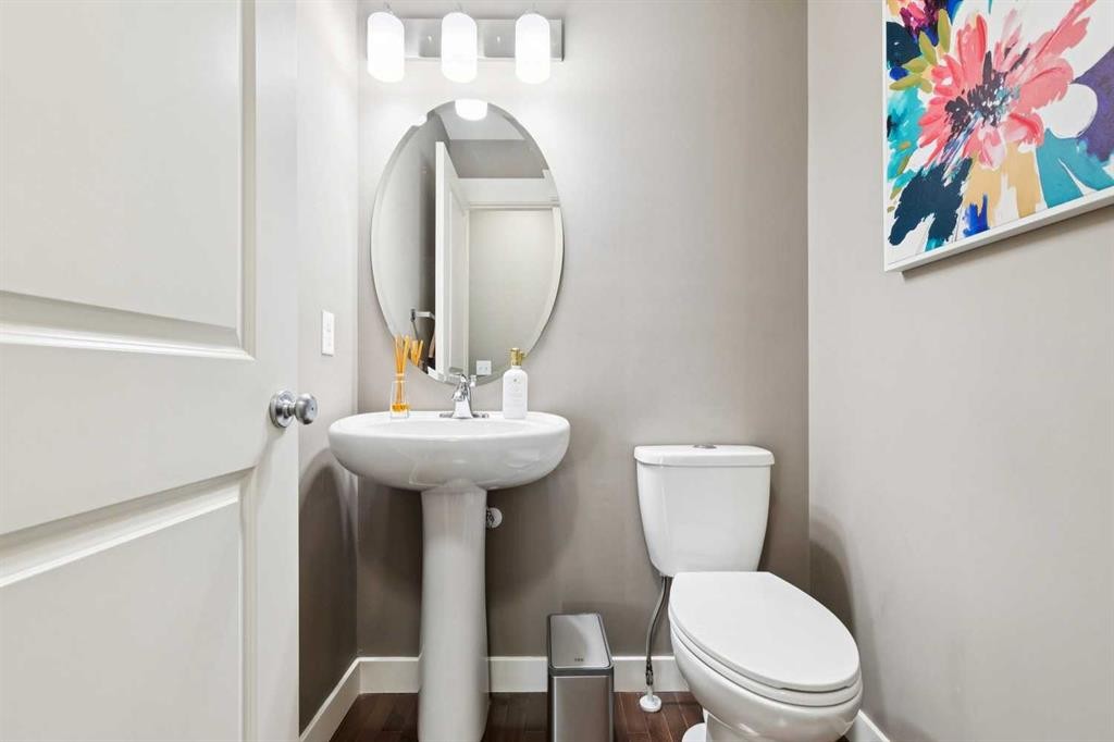 124 Cascades Pass, Chestermere, AB - Indoor Photo Showing Bathroom