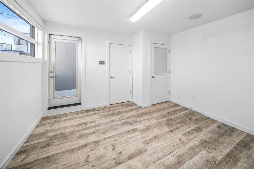156 9 Street Ne, Calgary, AB - Indoor Photo Showing Other Room