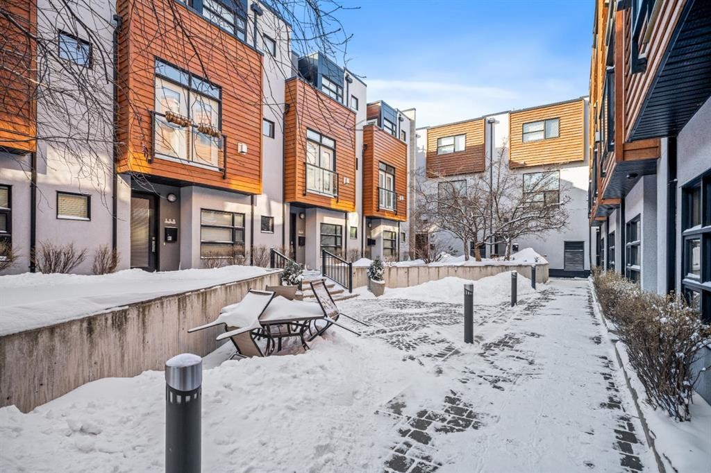 156 9 Street Ne, Calgary, AB - Outdoor