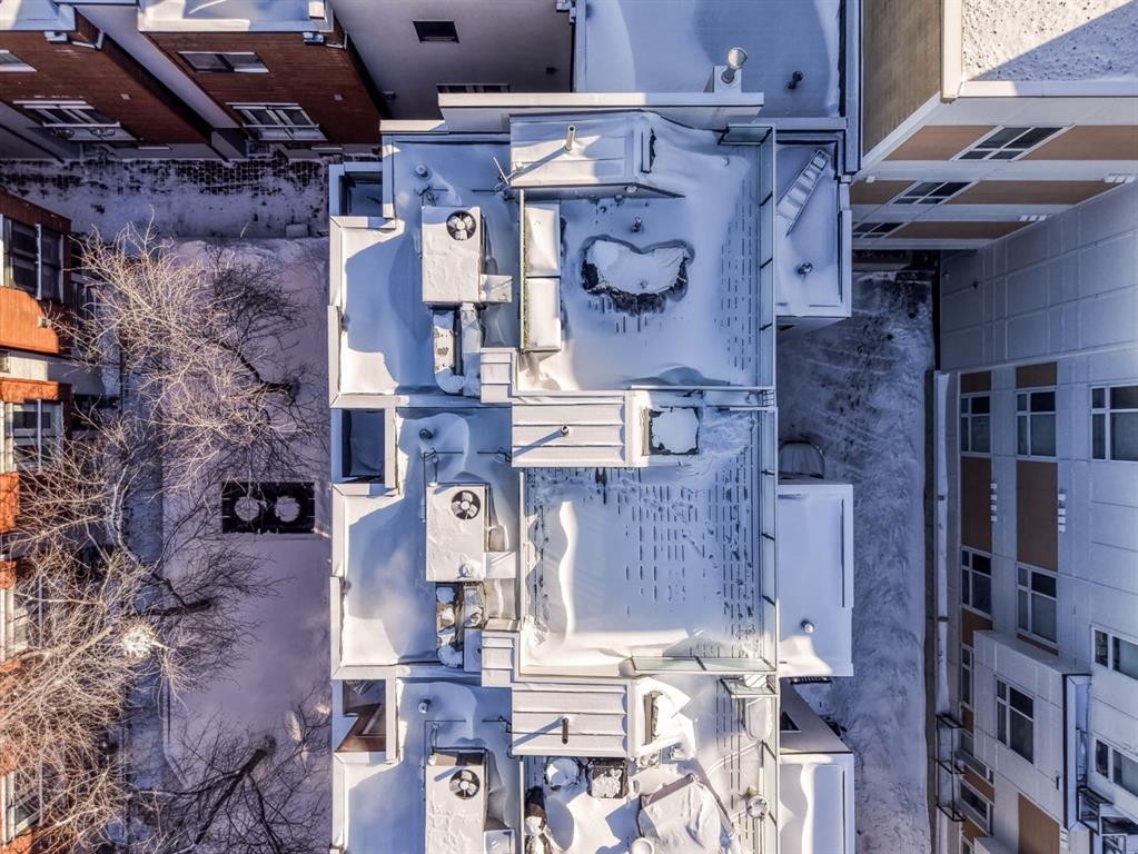 156 9 Street Ne, Calgary, AB -