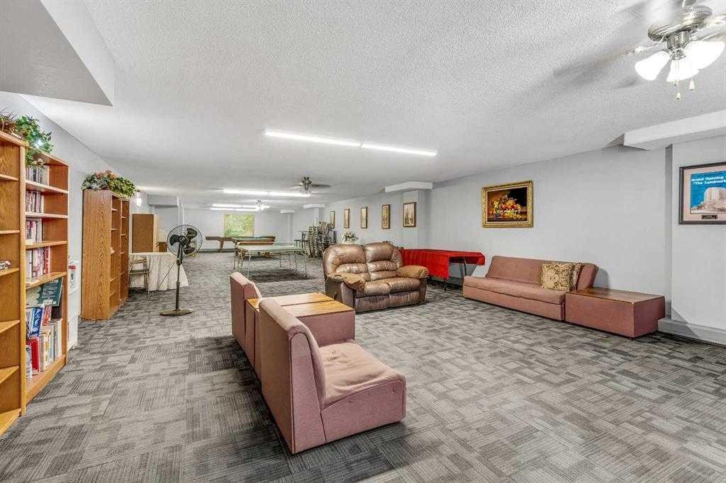 204-515 6 Street South, Lethbridge, AB - Indoor