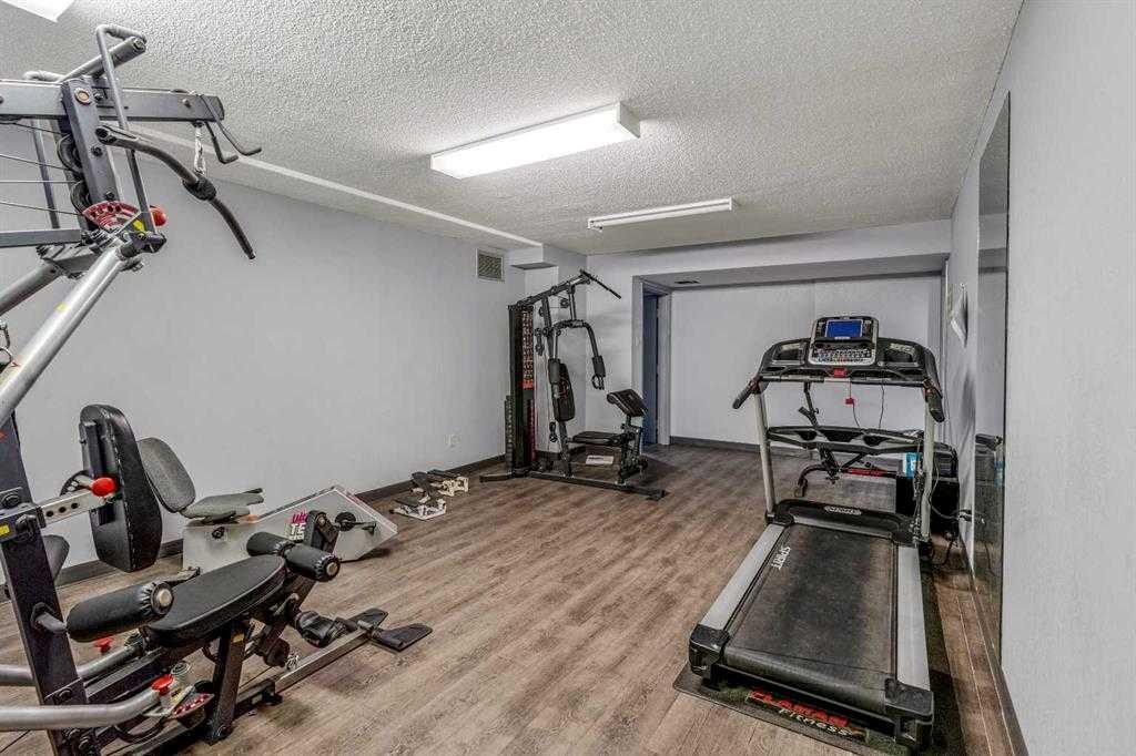 204-515 6 Street South, Lethbridge, AB - Indoor Photo Showing Gym Room