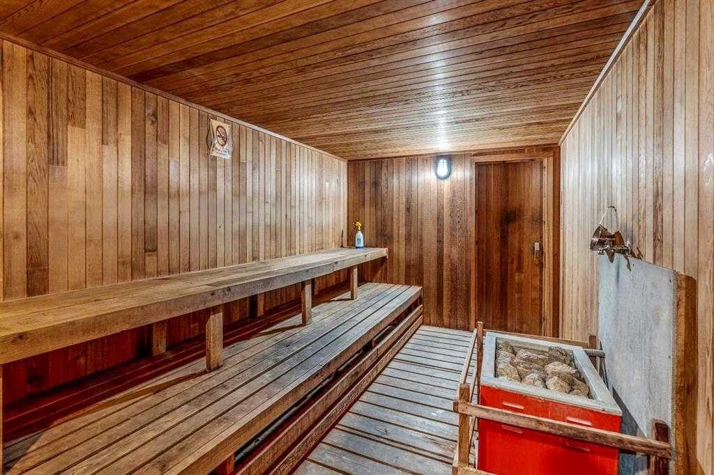 204-515 6 Street South, Lethbridge, AB - Indoor Photo Showing Other Room