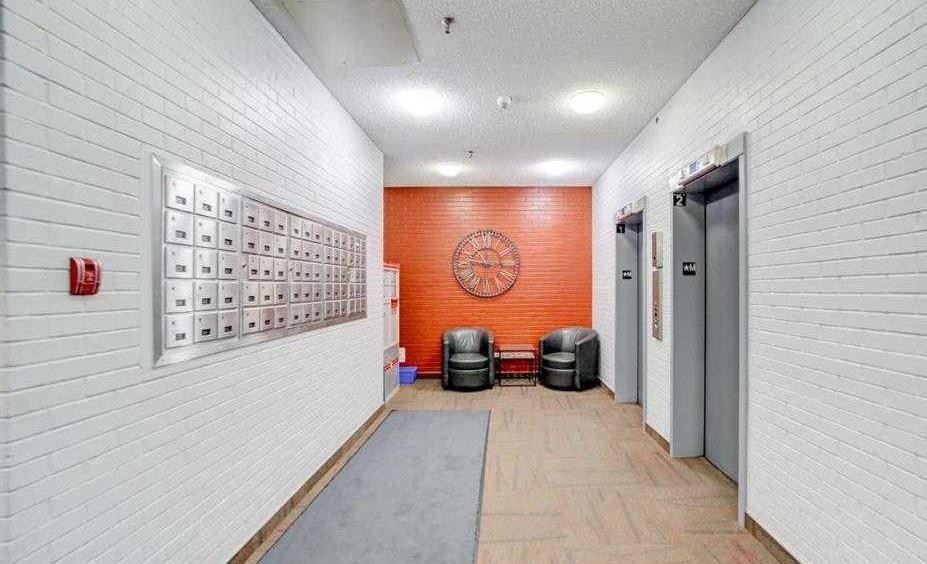 204-515 6 Street South, Lethbridge, AB - Indoor Photo Showing Other Room