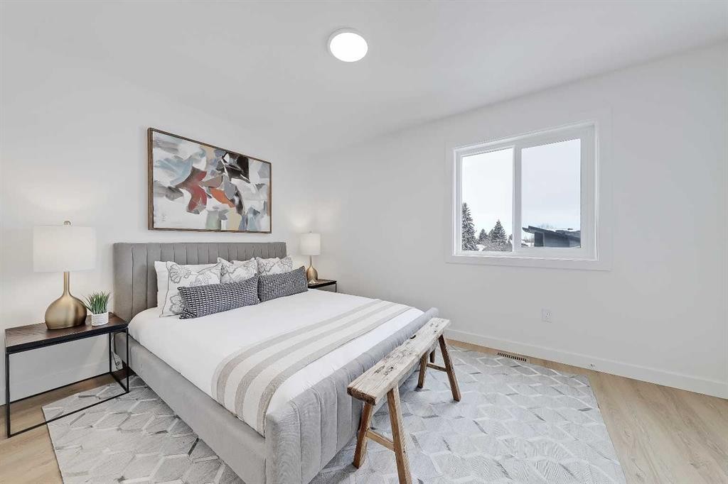 7-828 8 Avenue Ne, Calgary, AB - Indoor Photo Showing Bedroom