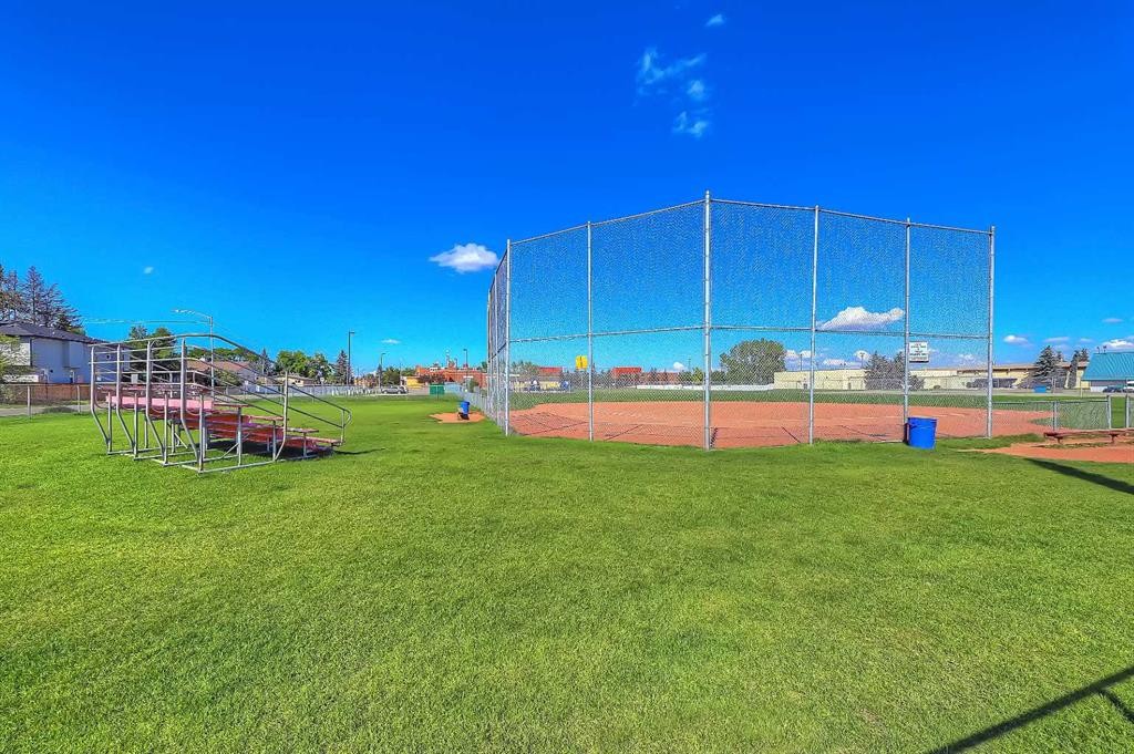 7-828 8 Avenue Ne, Calgary, AB - Outdoor