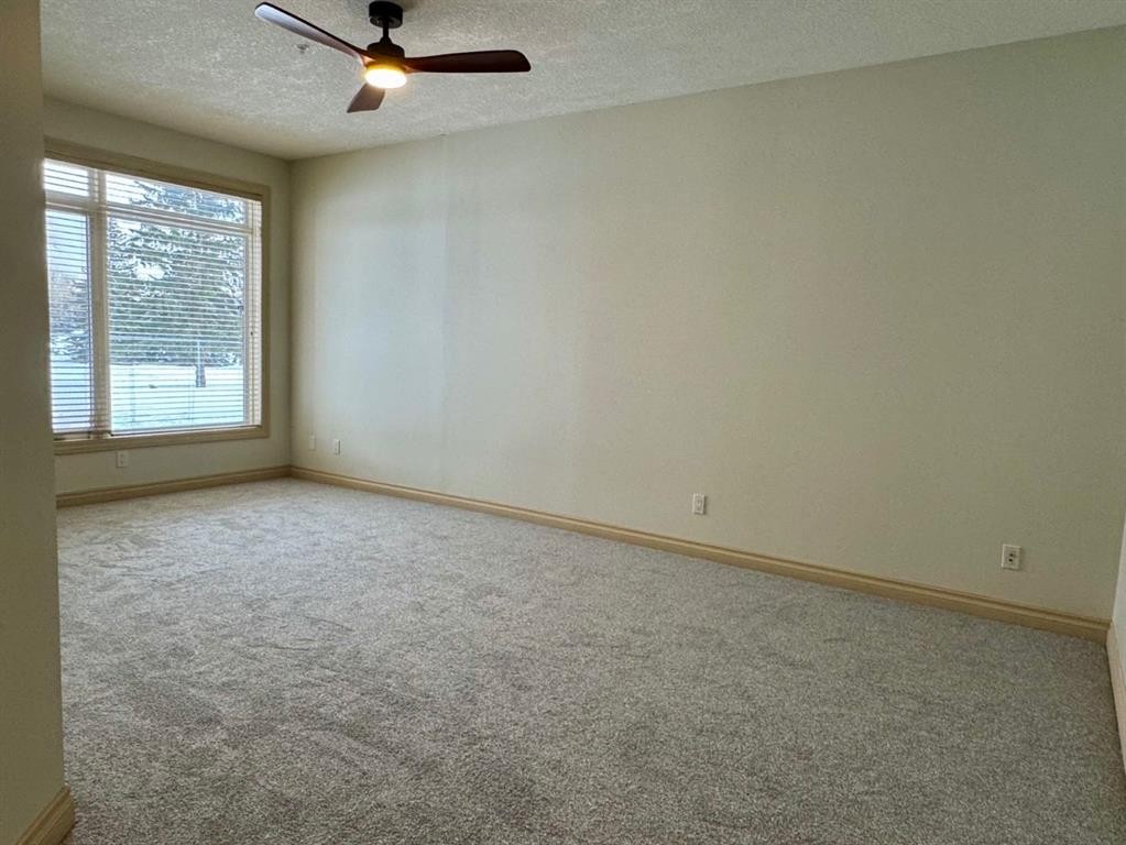 1108-24 Hemlock Crescent Sw, Calgary, AB - Indoor Photo Showing Other Room
