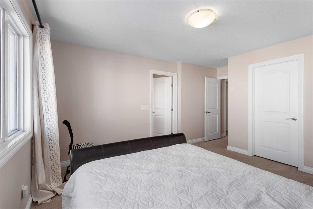 529 Saddlelake Drive Ne, Calgary, AB - Indoor Photo Showing Bedroom