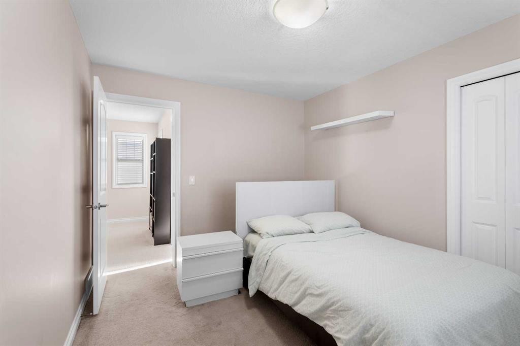 529 Saddlelake Drive Ne, Calgary, AB - Indoor Photo Showing Bedroom