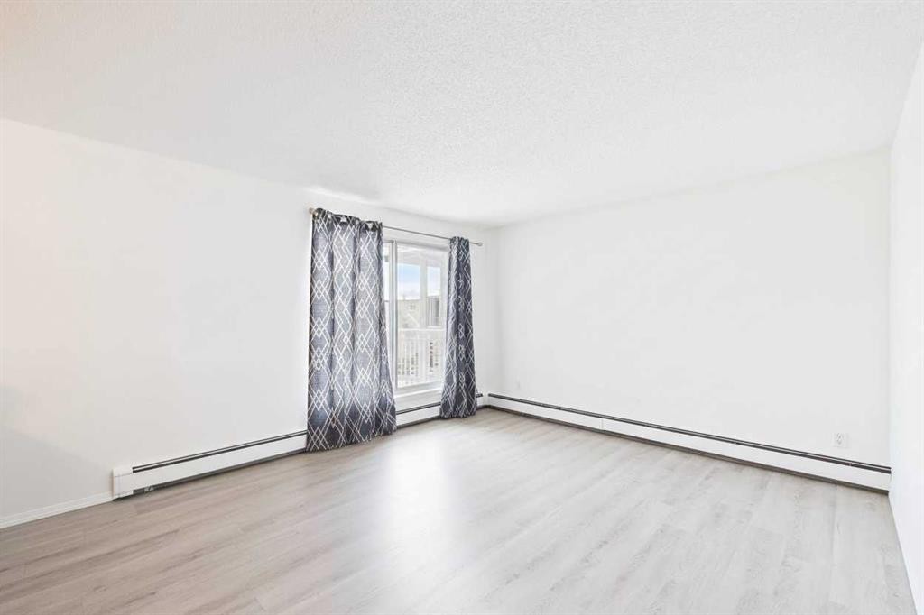 313-1735 11 Avenue Sw, Calgary, AB - Indoor Photo Showing Other Room