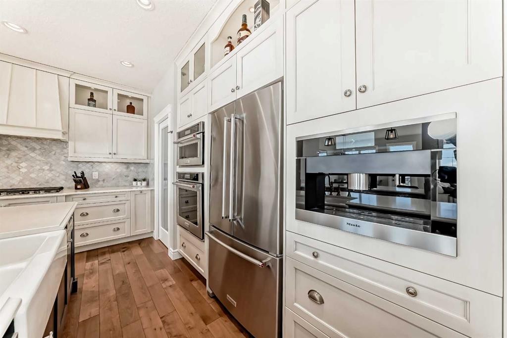 35 Mahogany Crescent Se, Calgary, AB - Indoor Photo Showing Kitchen With Upgraded Kitchen