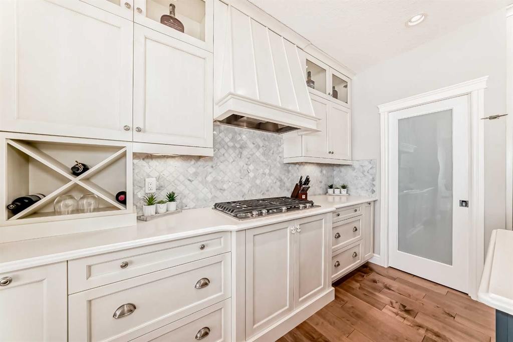 35 Mahogany Crescent Se, Calgary, AB - Indoor Photo Showing Kitchen