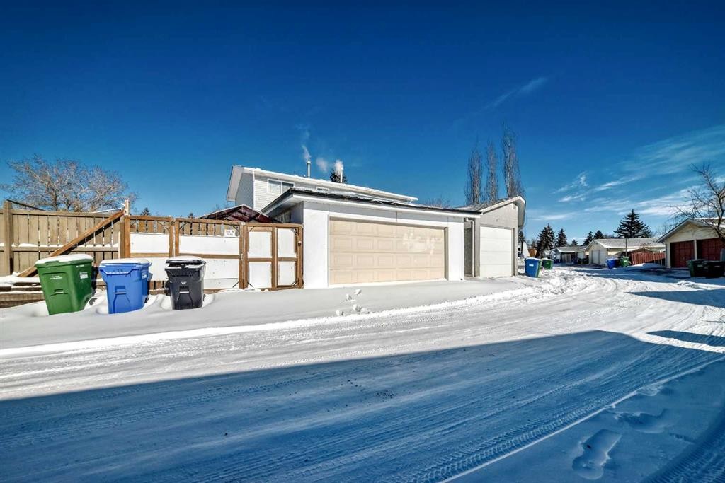 172 Pinehill Road Ne, Calgary, AB - Outdoor
