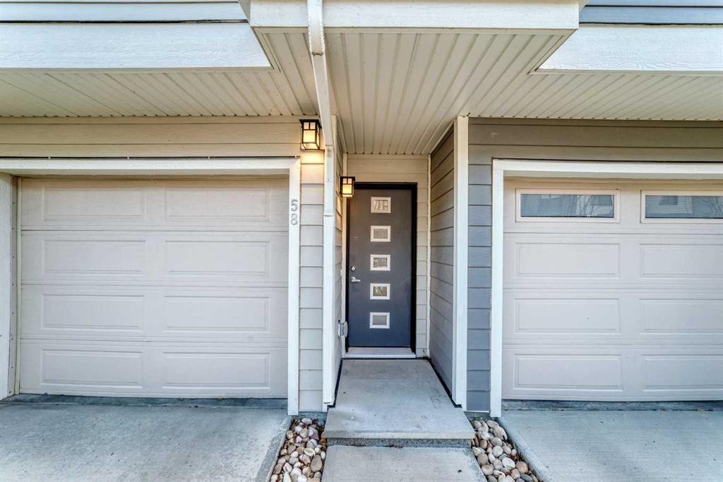 58-138 Seton Passage Se, Calgary, AB - Outdoor With Exterior