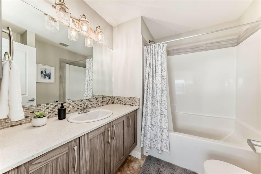 58-138 Seton Passage Se, Calgary, AB - Indoor Photo Showing Bathroom