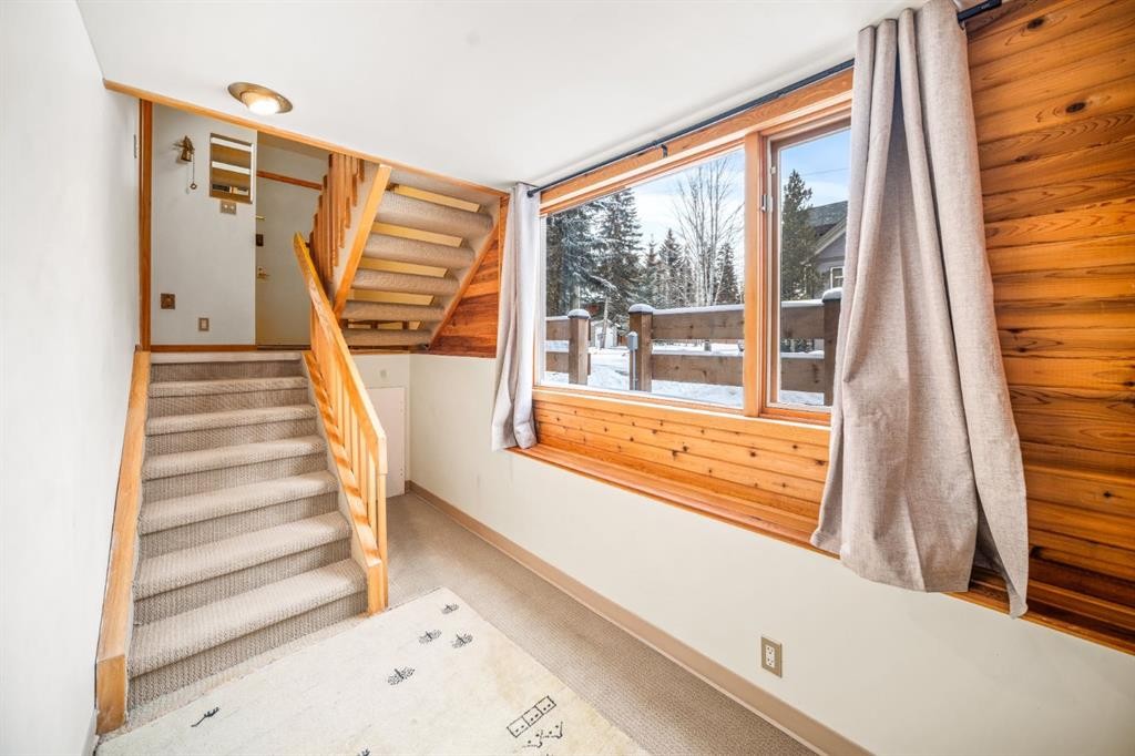 8-838 3Rd Street, Canmore, AB - Indoor Photo Showing Other Room