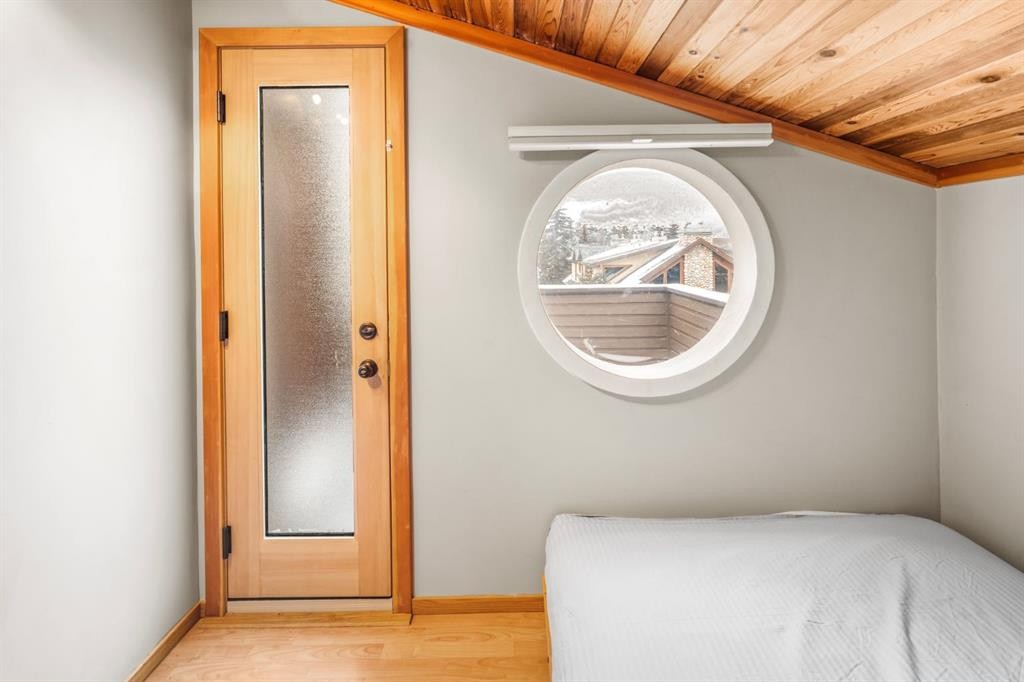 8-838 3Rd Street, Canmore, AB - Indoor Photo Showing Other Room