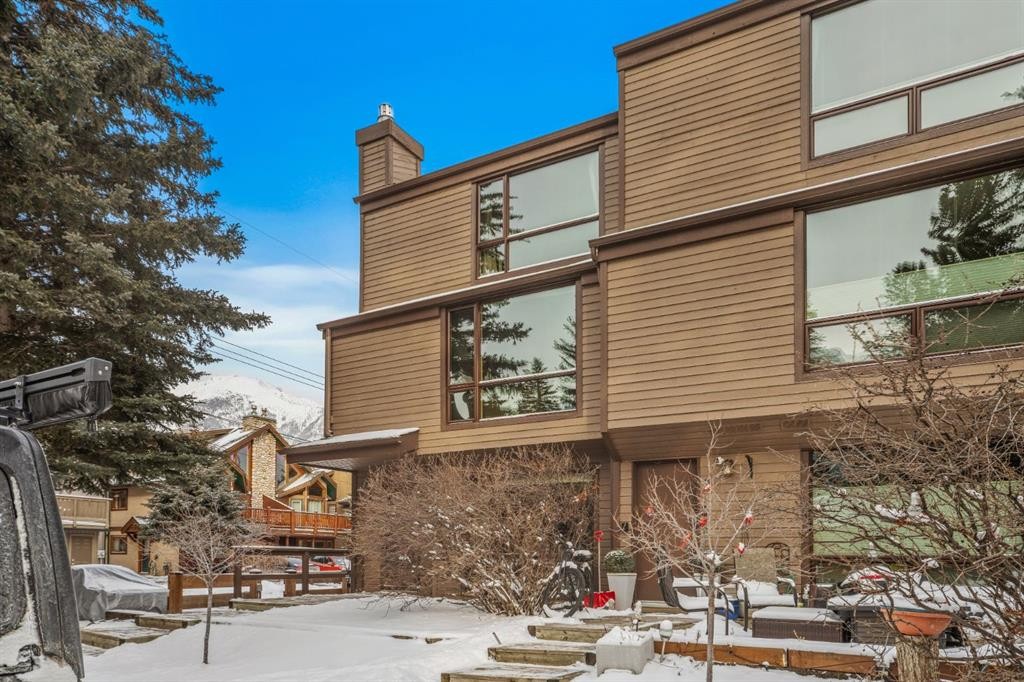 8-838 3Rd Street, Canmore, AB - Outdoor
