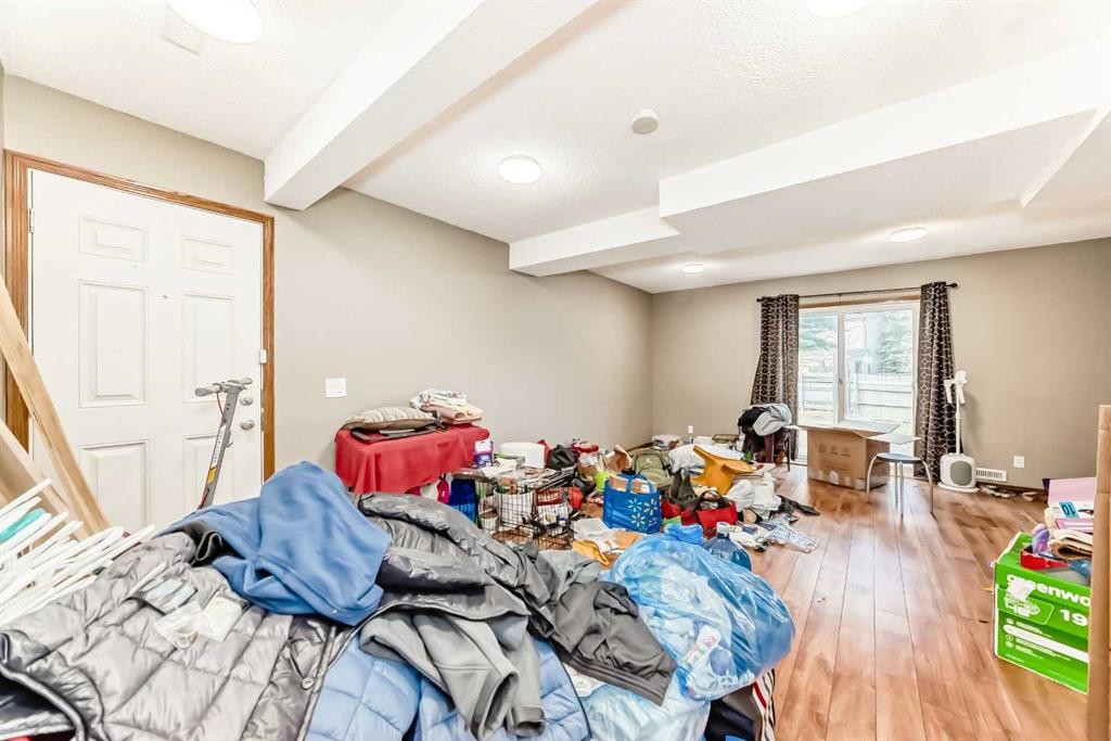 179 Hawkwood Boulevard Nw, Calgary, AB - Indoor Photo Showing Other Room