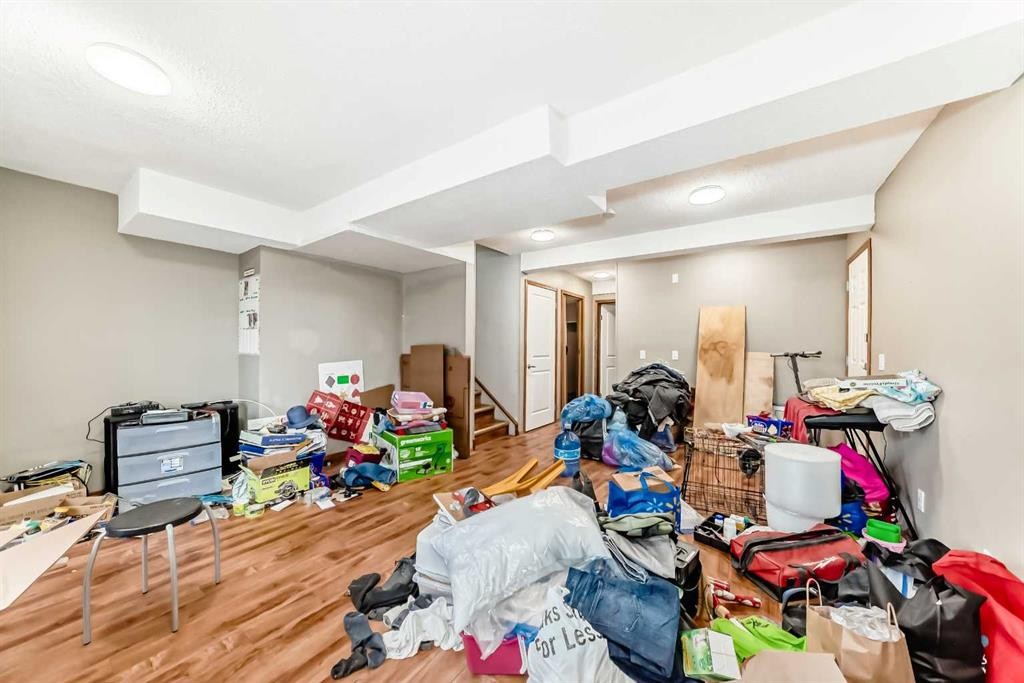 179 Hawkwood Boulevard Nw, Calgary, AB - Indoor Photo Showing Other Room