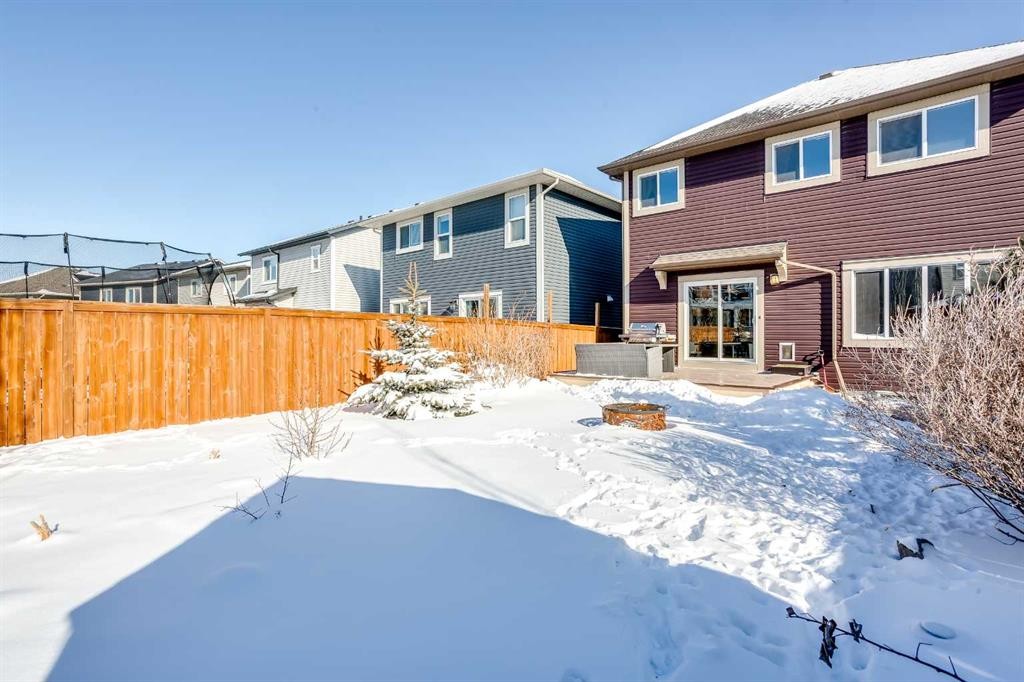 250 Hillcrest Heights Sw, Airdrie, AB - Outdoor