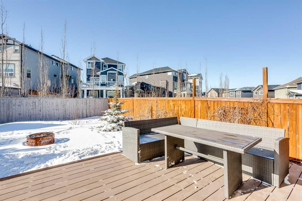 250 Hillcrest Heights Sw, Airdrie, AB - Outdoor With Deck Patio Veranda