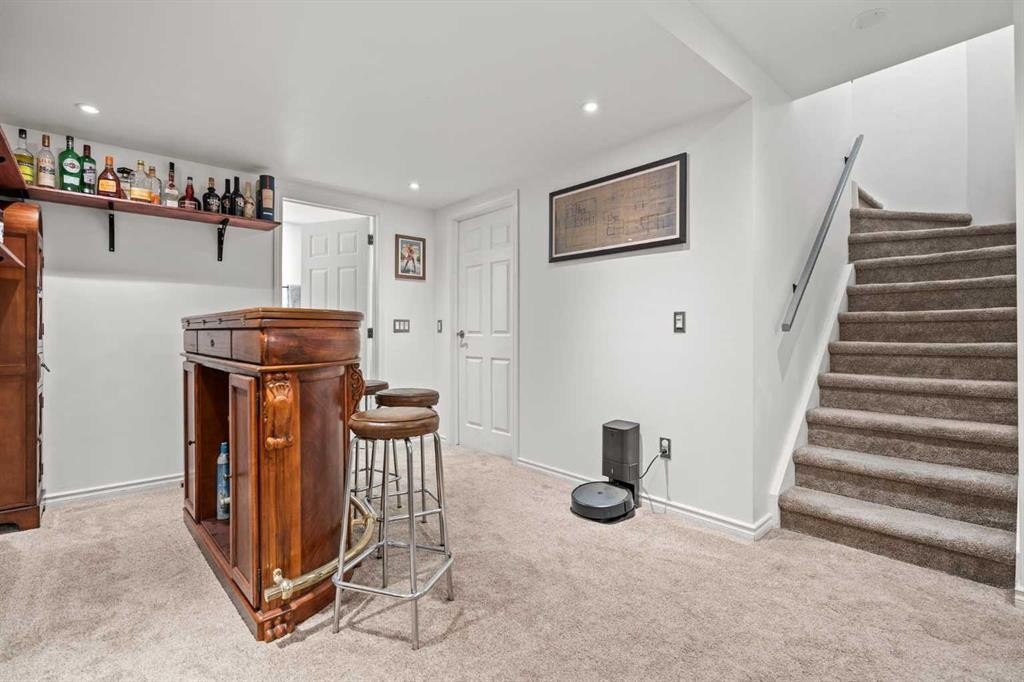 43 Sunset Crescent, Okotoks, AB