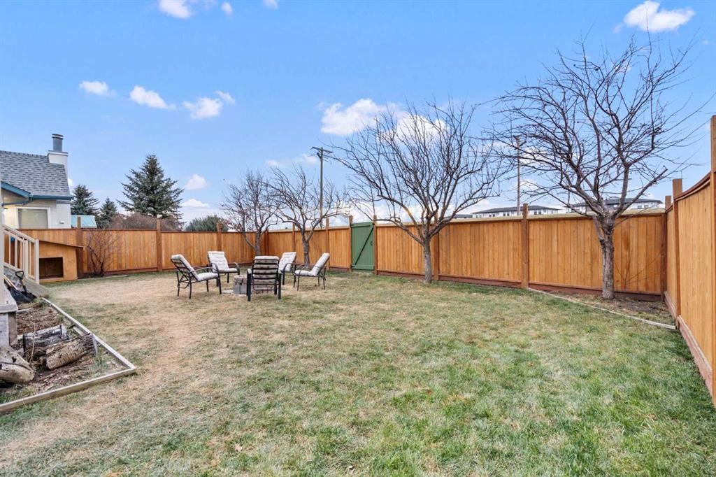 43 Sunset Crescent, Okotoks, AB