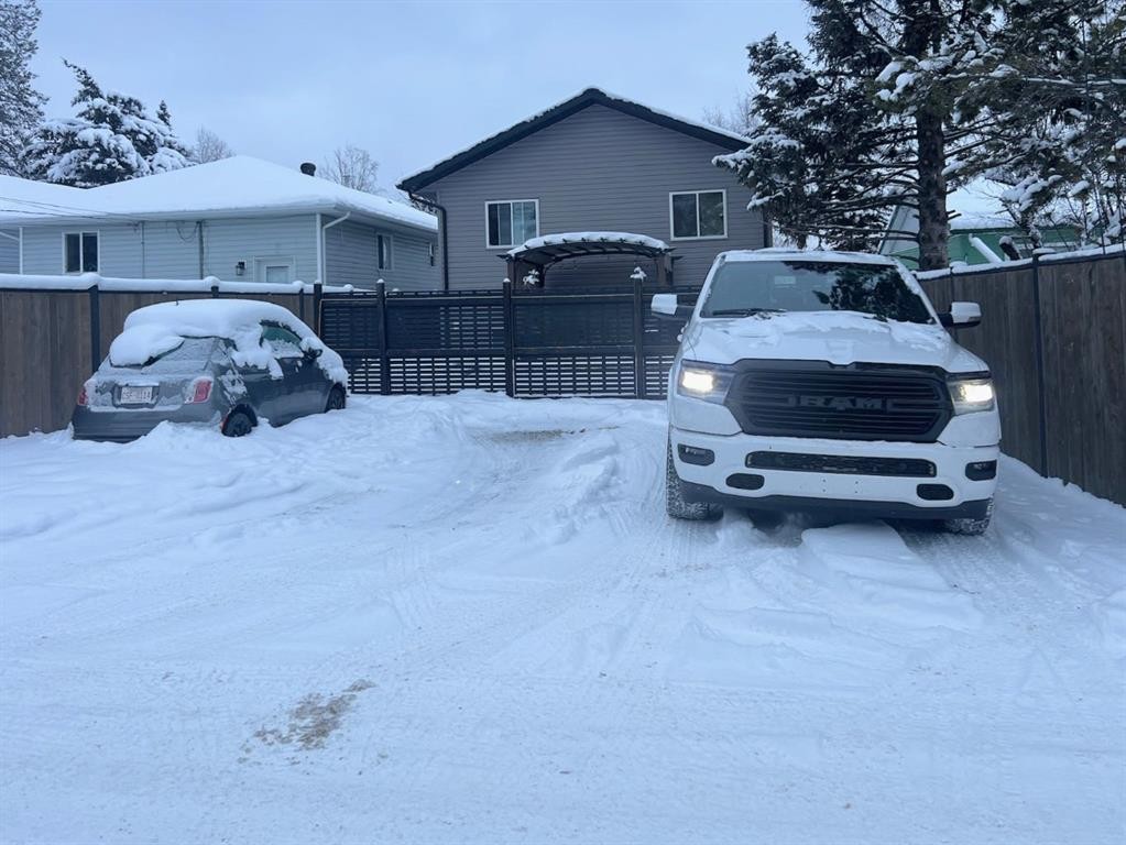 4819 17 Avenue, Edson, AB - Outdoor