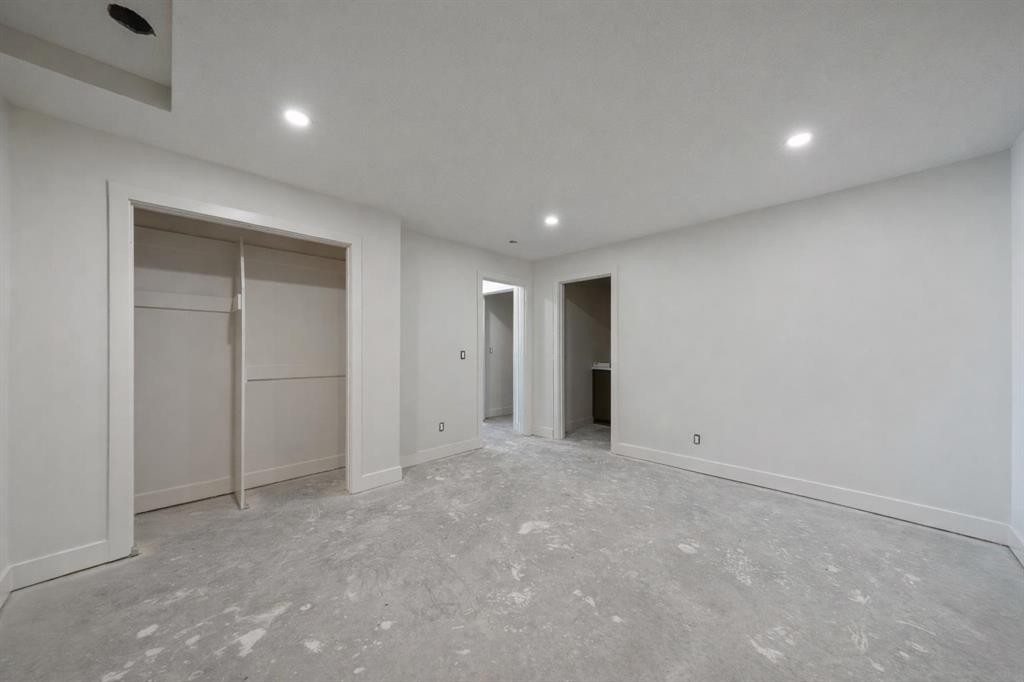 710 Bridge Crescent Ne, Calgary, AB - Indoor