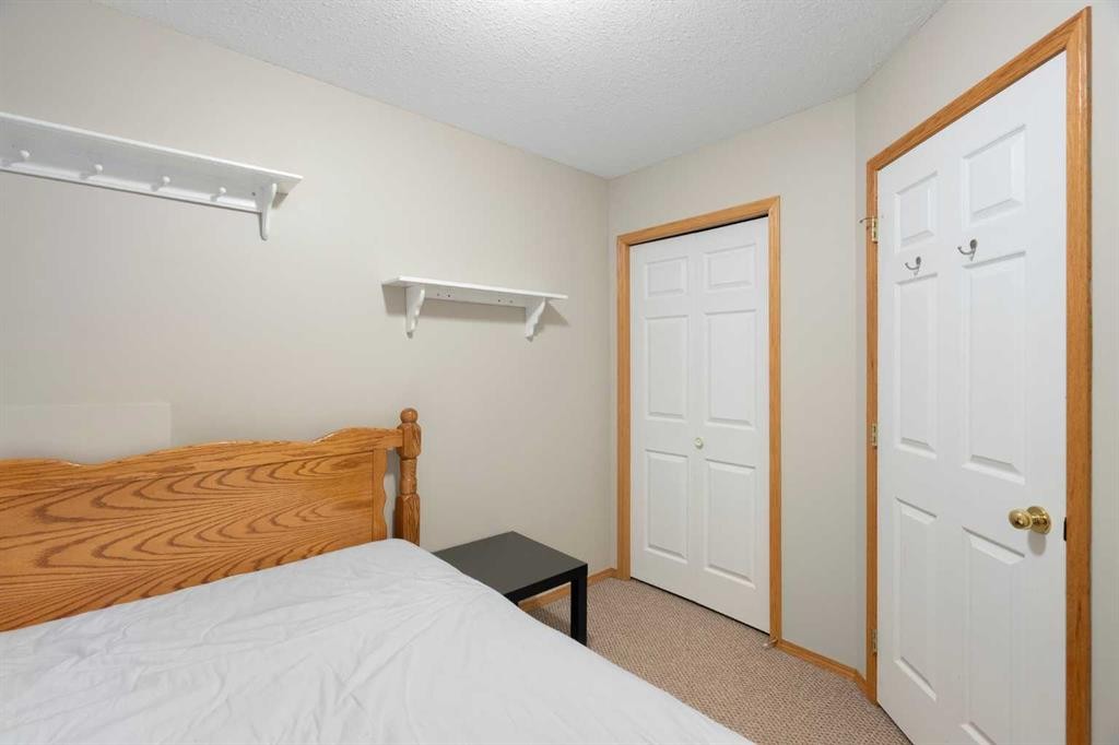 622 3 Street, Strathmore, AB - Indoor Photo Showing Bedroom
