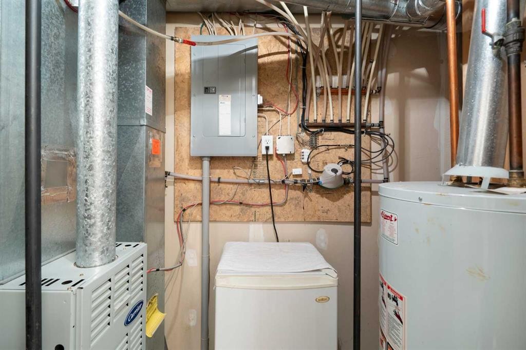 622 3 Street, Strathmore, AB - Indoor Photo Showing Basement