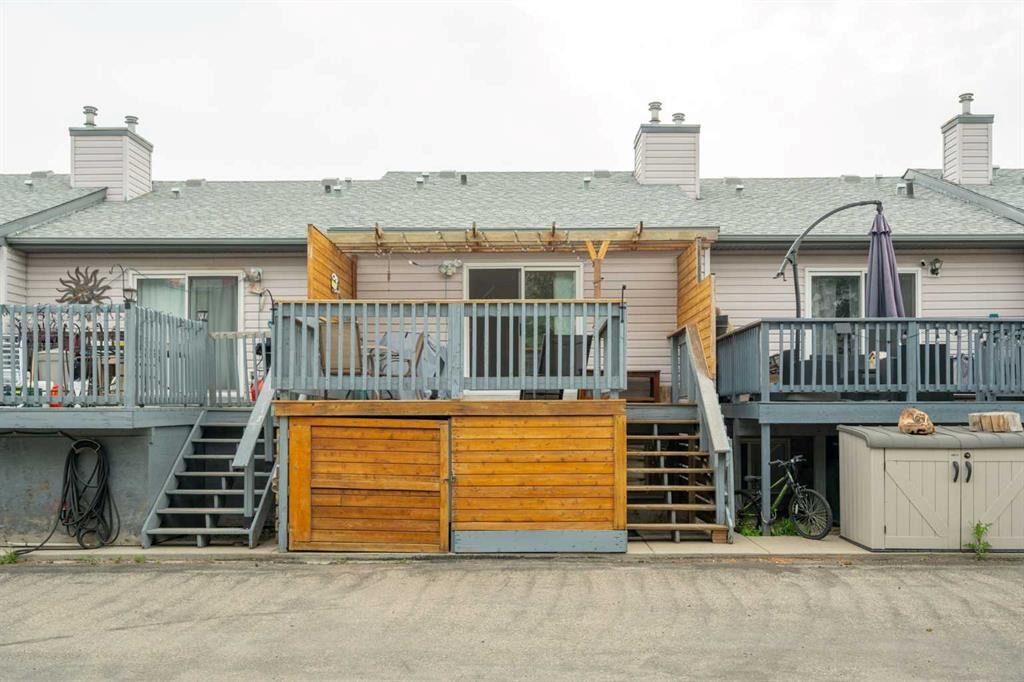 622 3 Street, Strathmore, AB - Outdoor