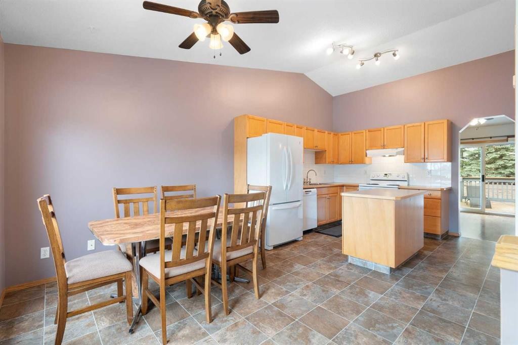 622 3 Street, Strathmore, AB - Indoor