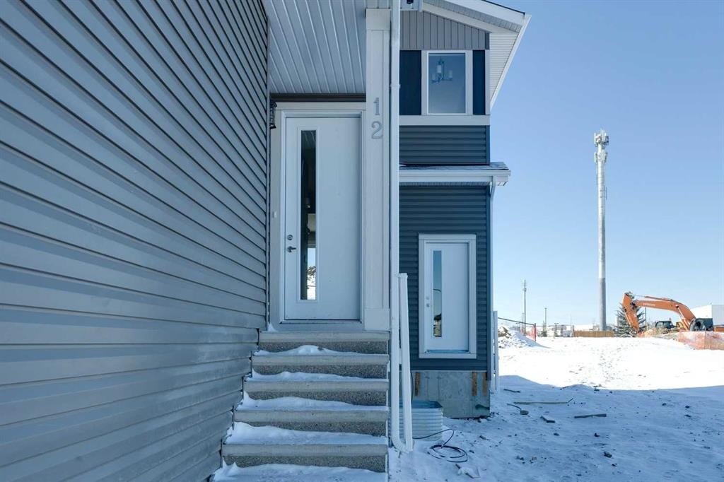 12 Willow Park Point, Cochrane, AB - Outdoor