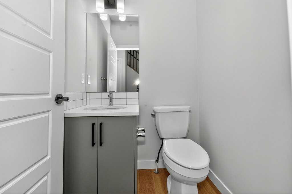 268 Cornerbrook Road Ne, Calgary, AB - Indoor Photo Showing Bathroom