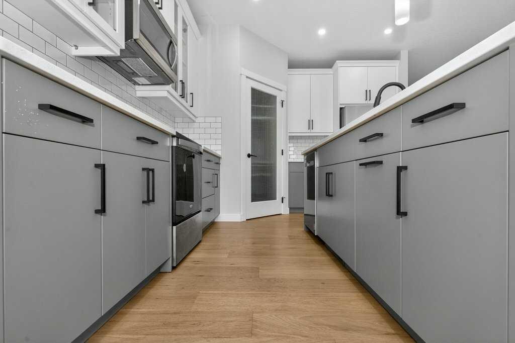 268 Cornerbrook Road Ne, Calgary, AB - Indoor Photo Showing Kitchen