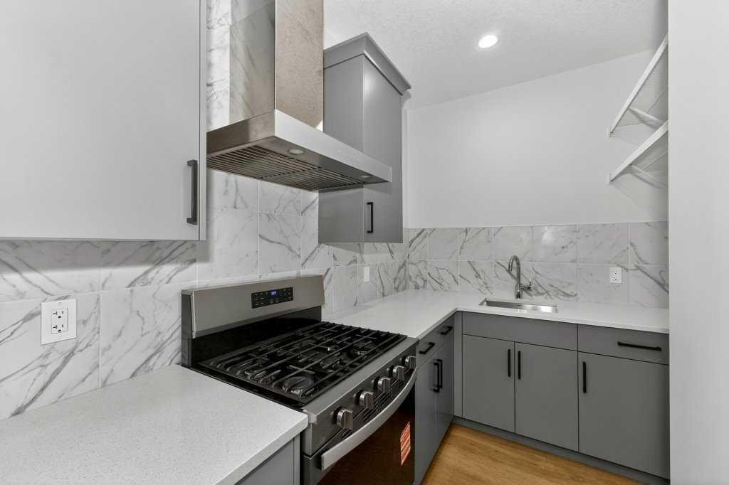 268 Cornerbrook Road Ne, Calgary, AB - Indoor Photo Showing Kitchen