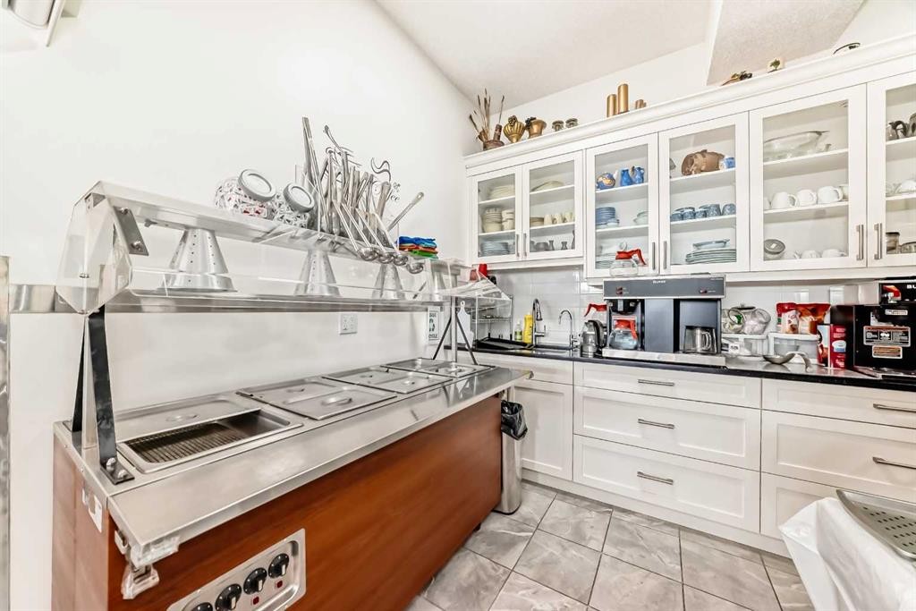 1810 10 Avenue Ne, Calgary, AB