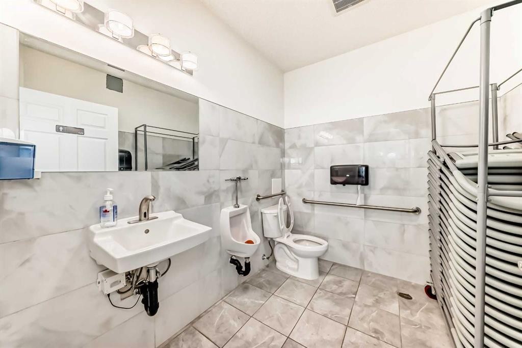 1810 10 Avenue Ne, Calgary, AB