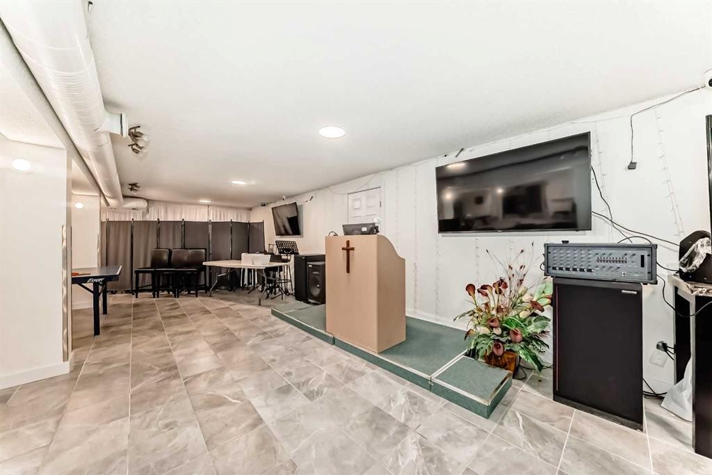 1810 10 Avenue Ne, Calgary, AB