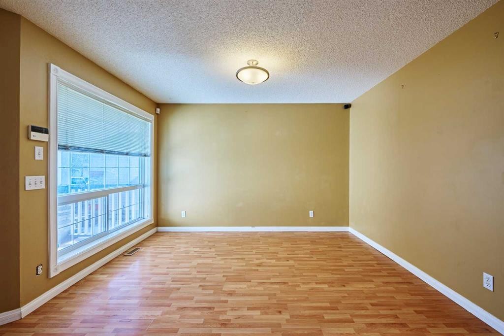 215 Coventry Green Ne, Calgary, AB - Indoor Photo Showing Other Room