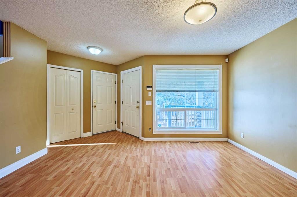 215 Coventry Green Ne, Calgary, AB - Indoor Photo Showing Other Room