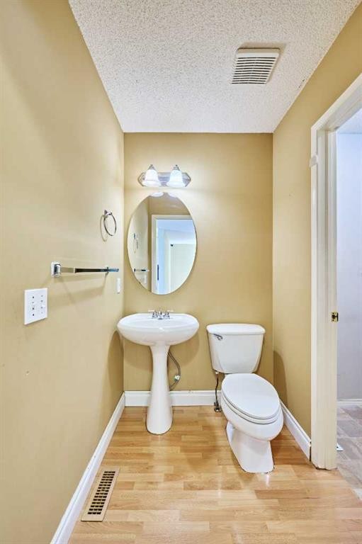 215 Coventry Green Ne, Calgary, AB - Indoor Photo Showing Bathroom