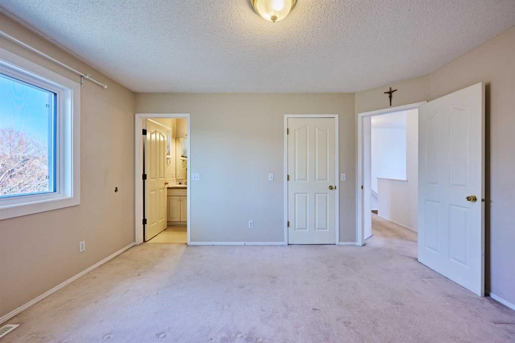 215 Coventry Green Ne, Calgary, AB - Indoor Photo Showing Other Room