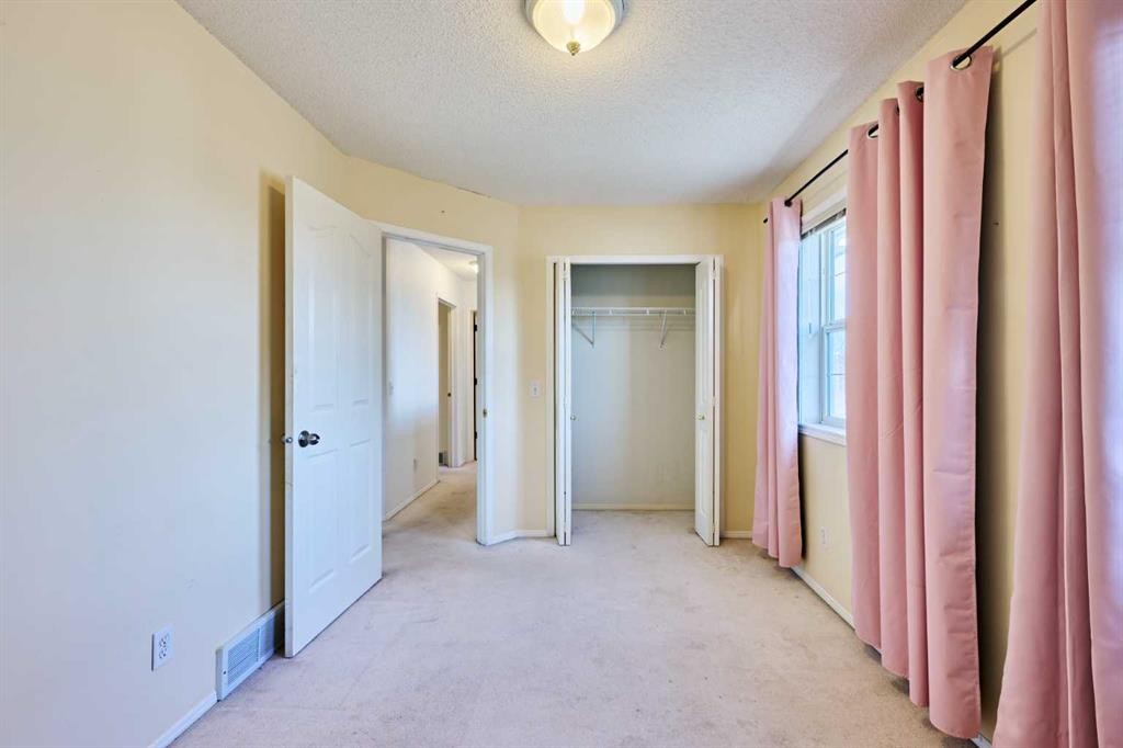 215 Coventry Green Ne, Calgary, AB - Indoor Photo Showing Other Room