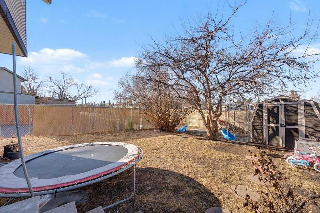 332 Abinger Crescent Ne, Calgary, AB - Outdoor