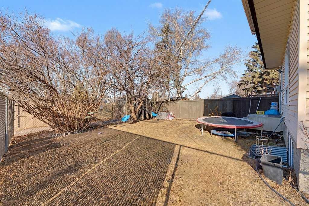 332 Abinger Crescent Ne, Calgary, AB - Outdoor