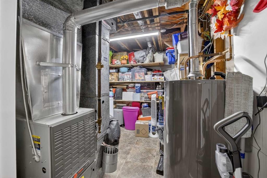 2110 16 Avenue, Didsbury, AB - Indoor Photo Showing Basement