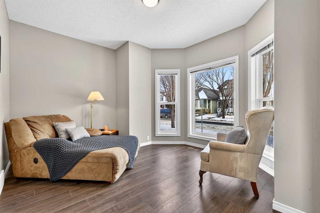 1153 Prestwick Circle Se, Calgary, AB - Indoor Photo Showing Bedroom
